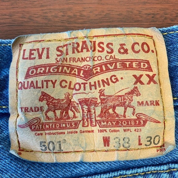 Vintage 20-Year Old 501 Levi's High-Rise Mom Jeans - Picture 7 of 7